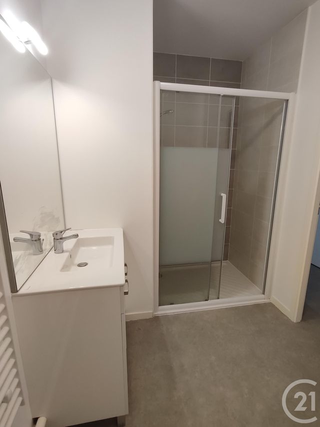 Appartement T3 à louer - 3 pièces - 61.6 m2 - ST HERBLAIN - 44 - PAYS-DE-LOIRE - Century 21 Amara Immobilier