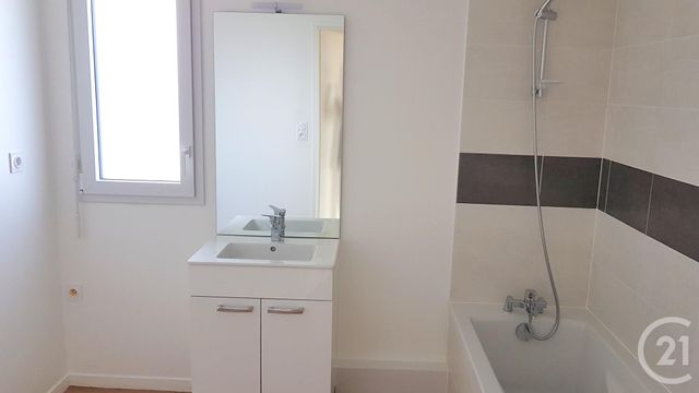 Appartement T3 à louer - 3 pièces - 62.8 m2 - ST HERBLAIN - 44 - PAYS-DE-LOIRE - Century 21 Amara Immobilier