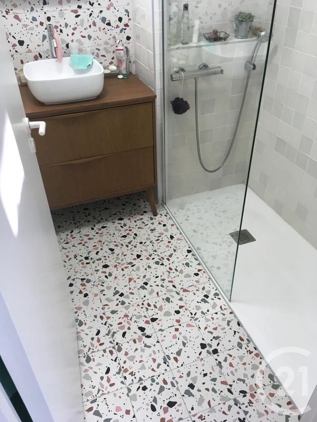 Appartement T1 à louer - 2 pièces - 45.0 m2 - NANTES - 44 - PAYS-DE-LOIRE - Century 21 Amara Immobilier