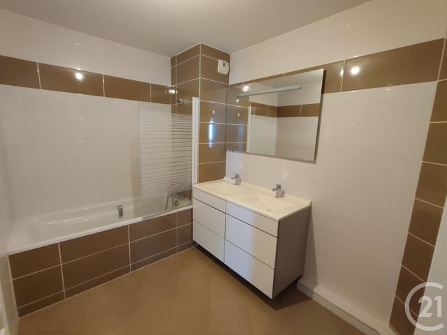 Appartement T3 à louer - 3 pièces - 72.69 m2 - NANTES - 44 - PAYS-DE-LOIRE - Century 21 Amara Immobilier