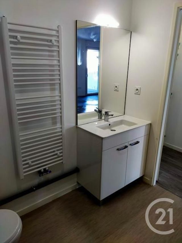 Appartement T2 à louer - 2 pièces - 40.5 m2 - ST HERBLAIN - 44 - PAYS-DE-LOIRE - Century 21 Amara Immobilier