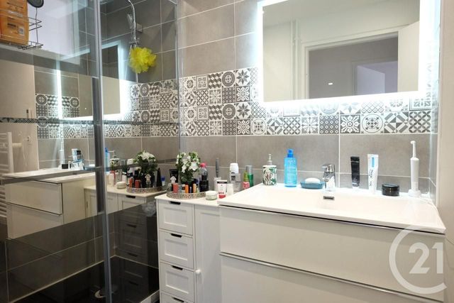 Appartement F3 à vendre - 3 pièces - 67.3 m2 - ST HERBLAIN - 44 - PAYS-DE-LOIRE - Century 21 Amara Immobilier Appartement F3 à vendre - 3 pièces - 67.3 m2 - ST HERBLAIN - 44 - PAYS-DE-LOIRE - Century 21 Amara Immobilier